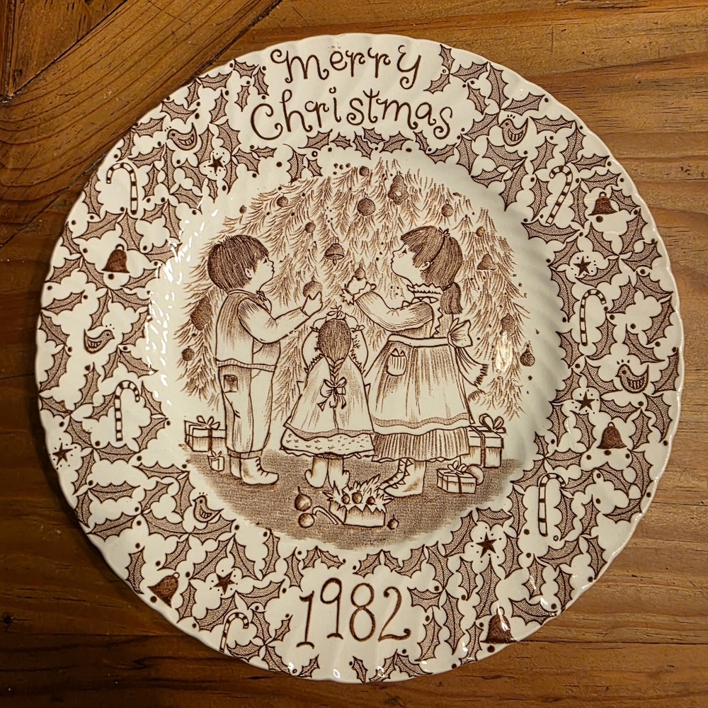 Norma Sherman 1982 Merry Christmas Plate Royal Crownford Brown Transferware